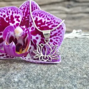 Pendentif fleur de lotus argent - Omyoki