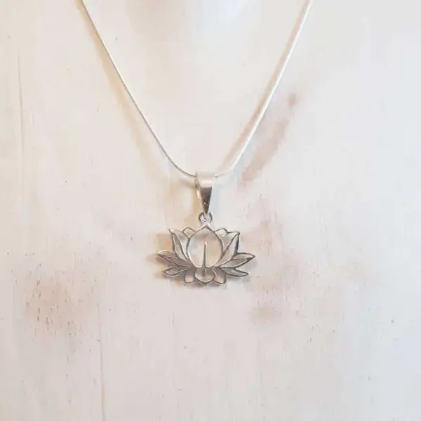 Pendentif fleur de lotus argent - Omyoki