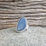 Bague en kyanite bleue