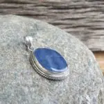 Pendentif en argent et kyanite bleue