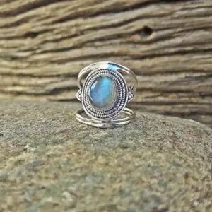 Bague ethnique en labradorite bleu