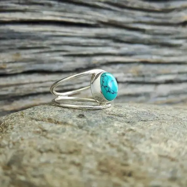 Bague fine en turquoise