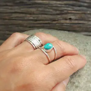 Bague fine en turquoise