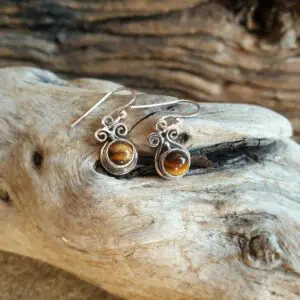 Petites boucles d'oreilles oeil de tigre