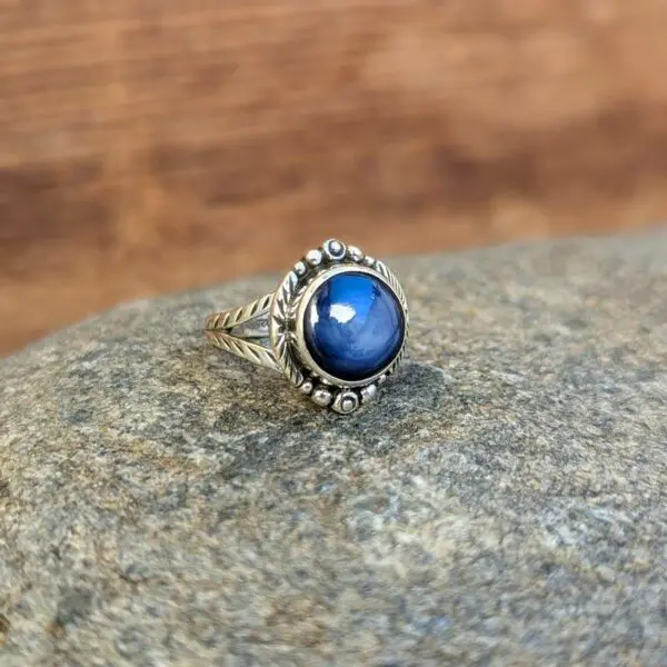 Bague en saphir étoilé argent