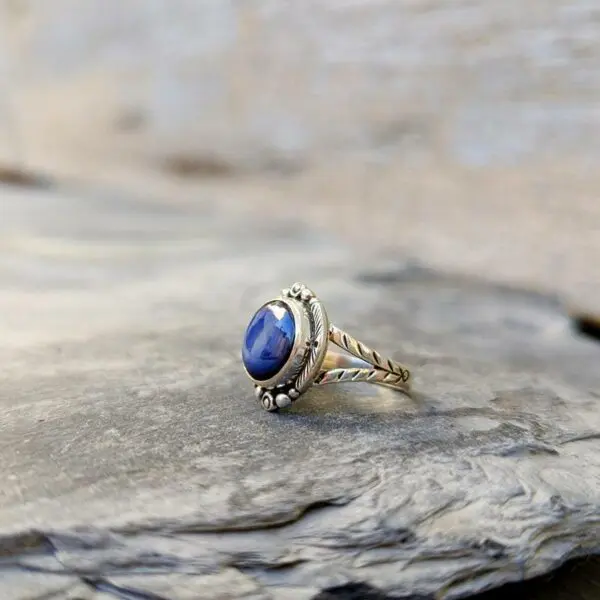 Bague en saphir étoilé argent