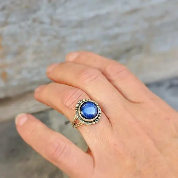 Bague en saphir étoilé argent