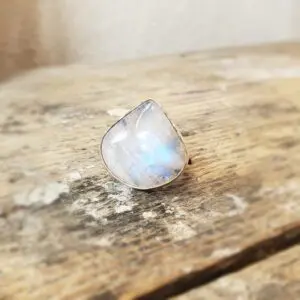 Bague de créateur en pierre de lune