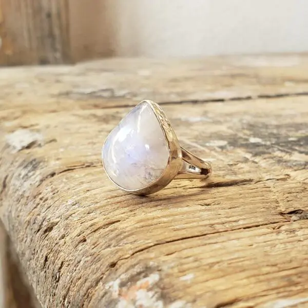 Bague de créateur en pierre de lune