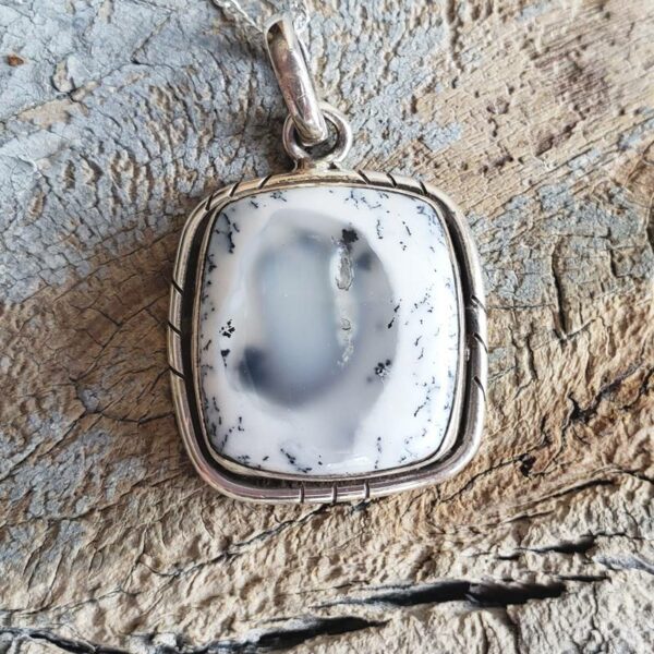 Pendentif en opale dendritique argent