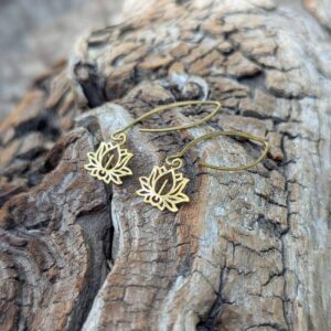 Boucles d'oreilles fleur de lotus dorées