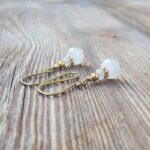 Boucles d'oreilles pierre de lune dorées