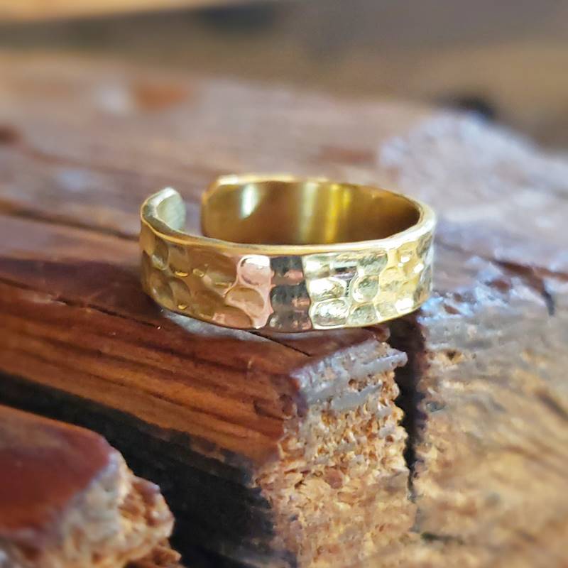 Bague martelée dorée ajustable Bague martelée dorée ajustable