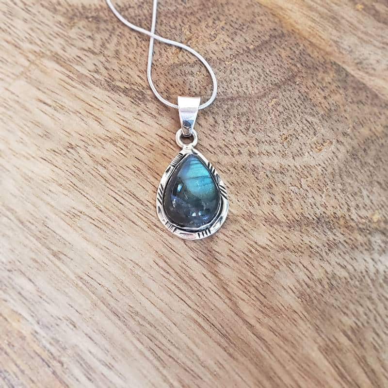 Pendentif labradorite bleu goutte