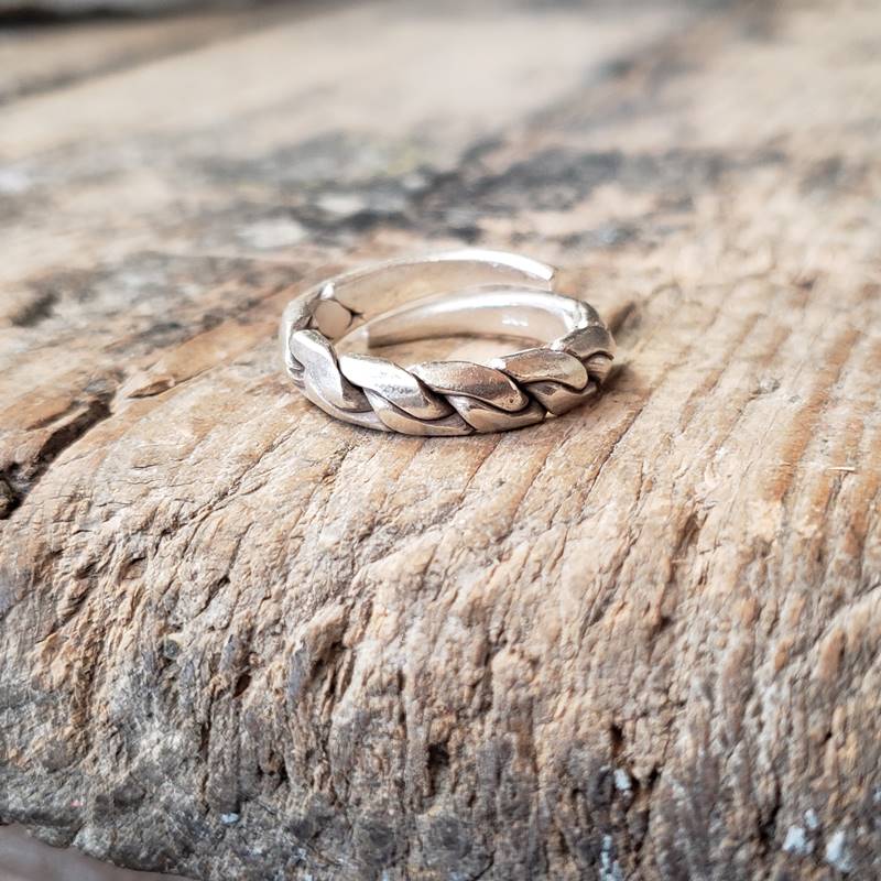 Bague ethnique en argent tressé Bague ethnique en argent tressé