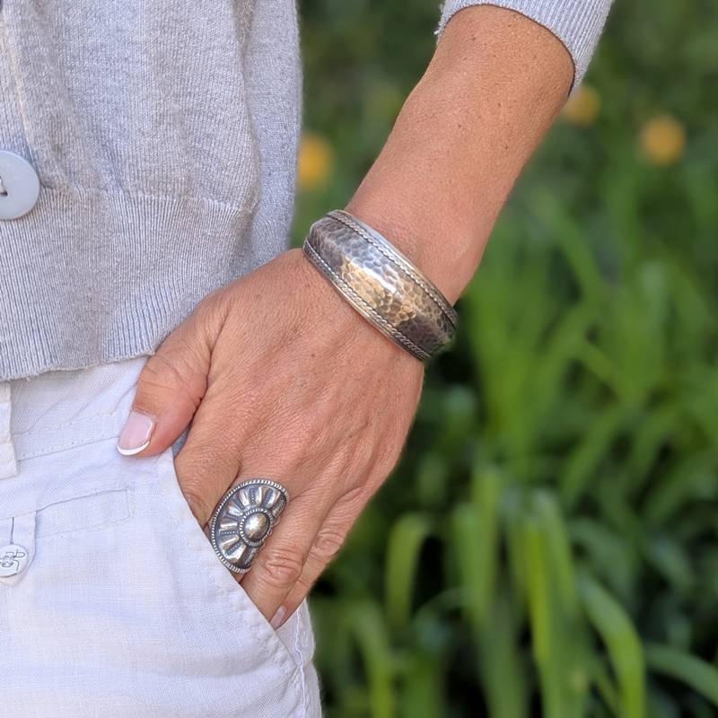 Gros bracelet ethnique en argent martelé