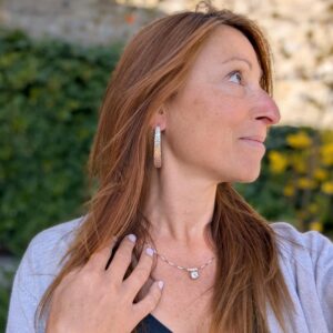 Longues boucles d'oreilles en argent martelé