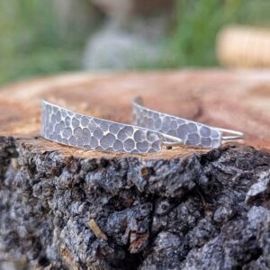 Boucles d'oreilles en argent martelé vintage