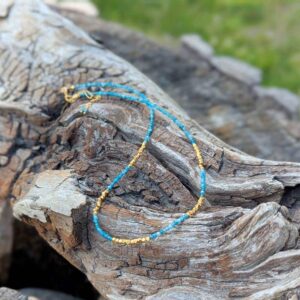 Collier fin en pierres naturelles d'apatite