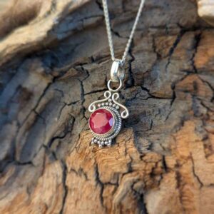Petit pendentif rubis argent